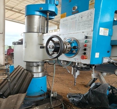 Radial drilling machine